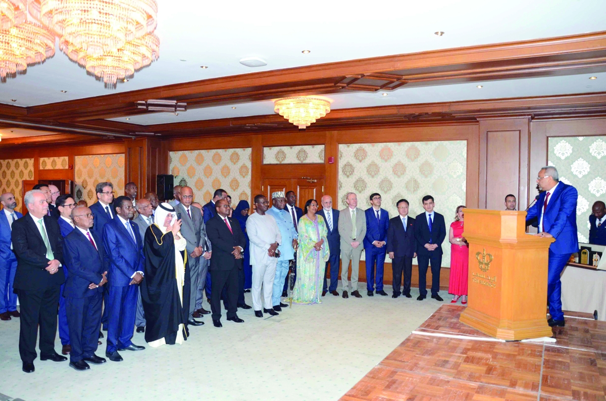 سفير جيبوتي يتحدّث أمام زملائه من أعضاء السلك الدبلوماسي