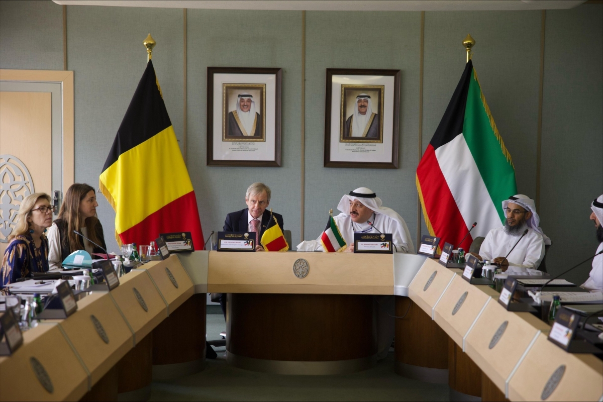 وزير الصحة يجتمع مع السفير البلجيكي والوفد الصحي	