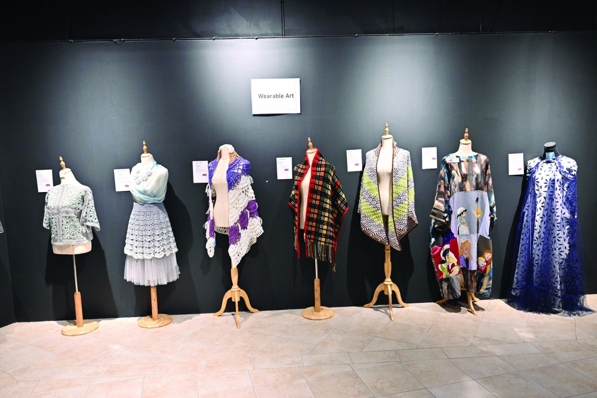 


من فنون الأزياء المشاركة 