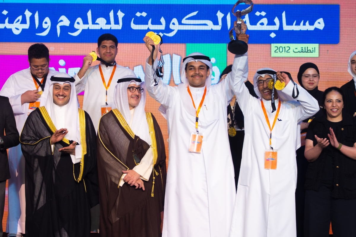 الفائزان بالمركز الأول لجائزة سمو الشيخ ناصر المحمد