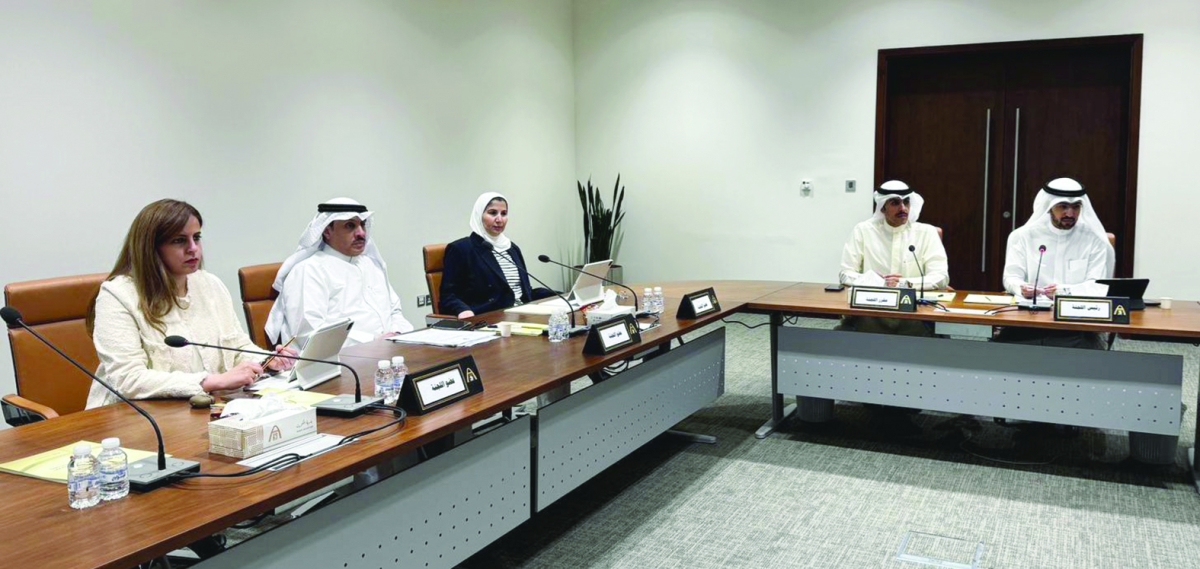 


جانب من اجتماع لجنة الفروانية في المجلس البلدي 