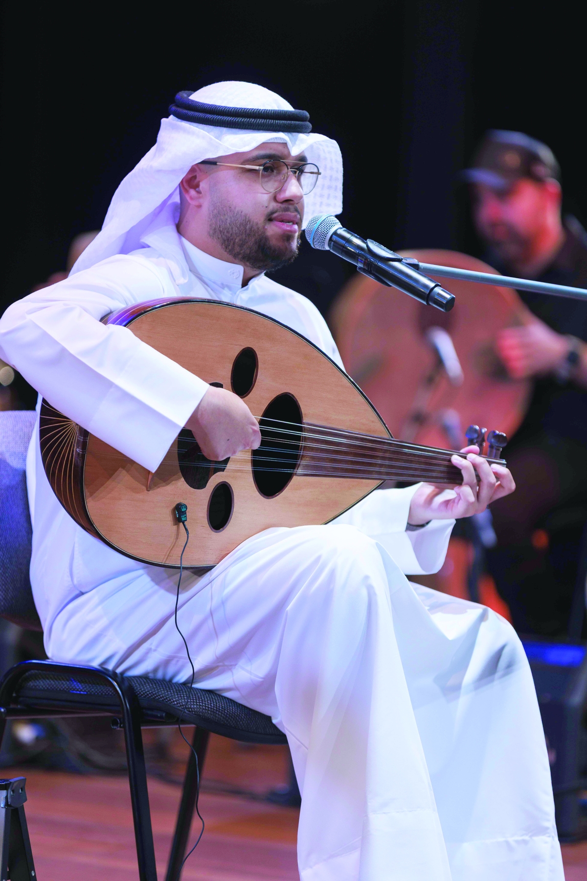 


المسباح «يُدندن» بأغنية «وعدتيني» 