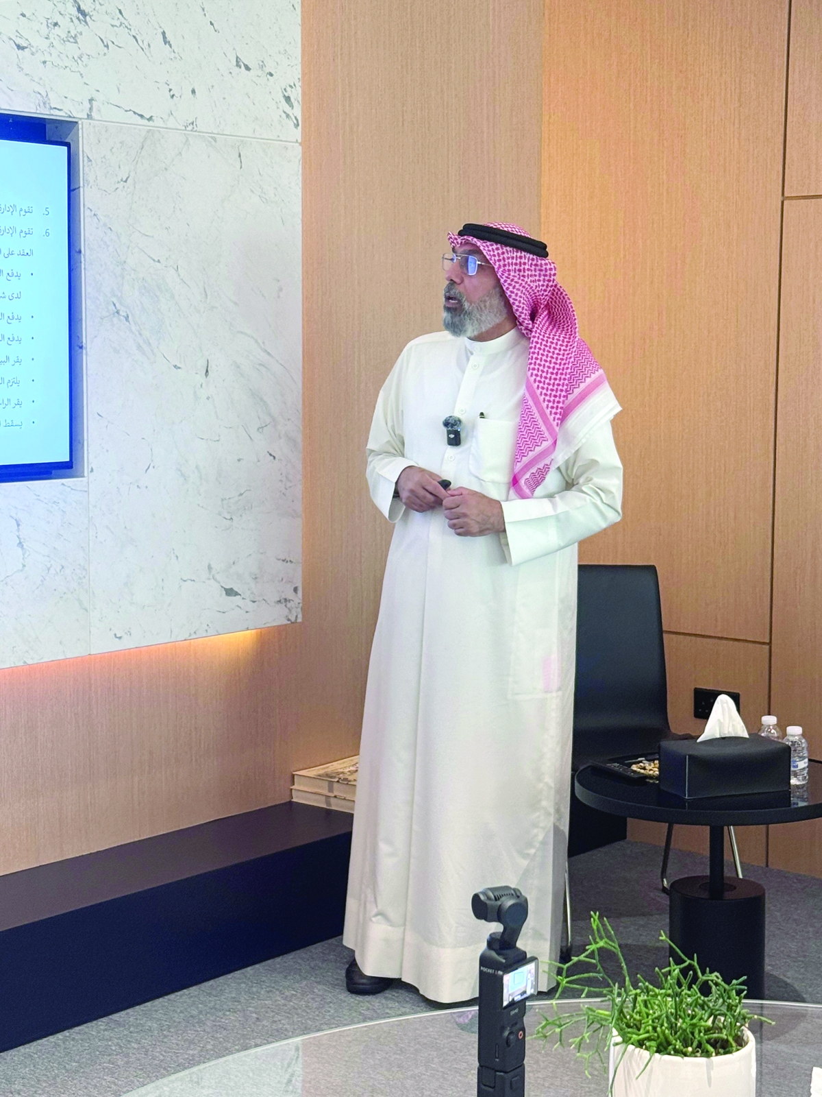 


خالد الحمادي مُحاضراً 