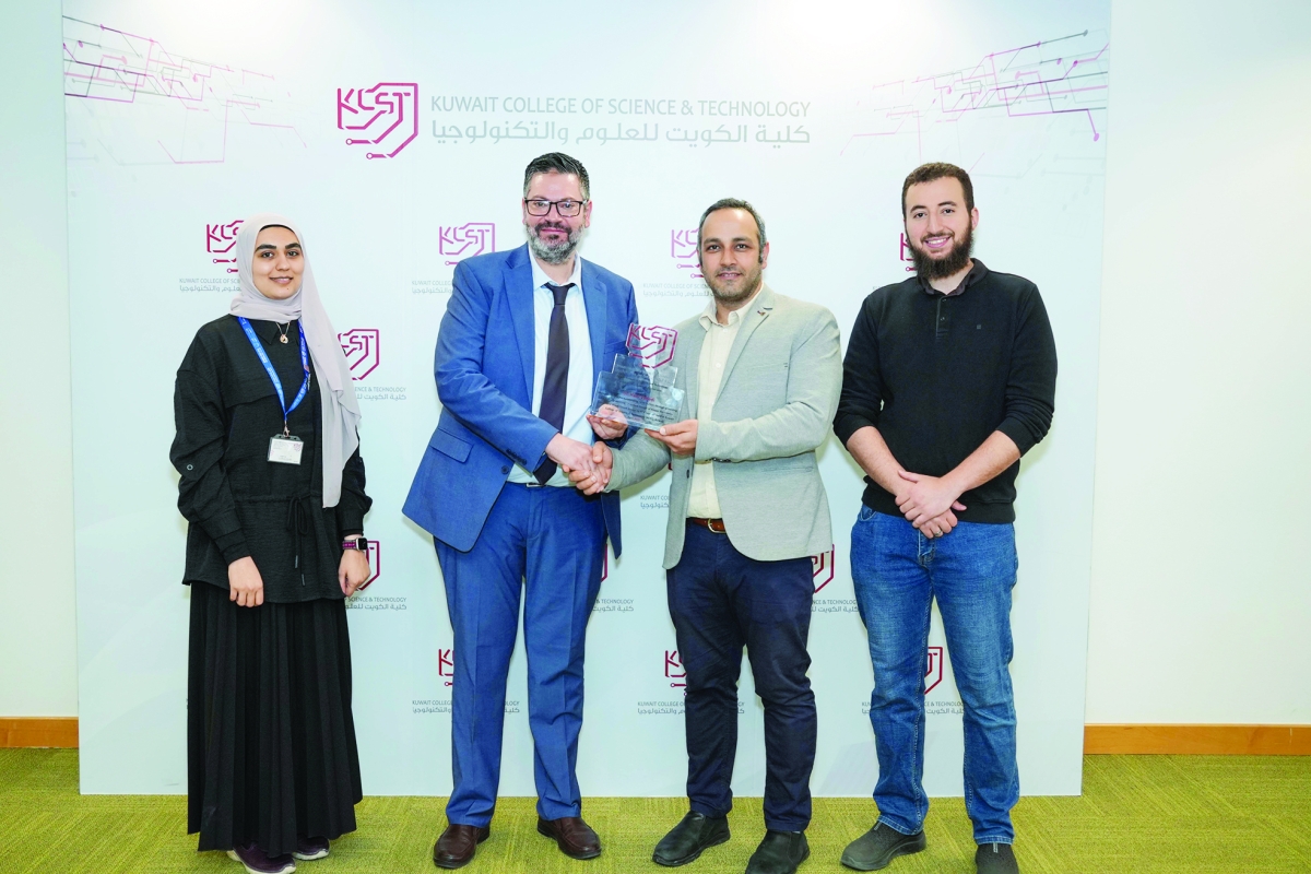 


تكريم الدكتور هاني فاهيدي 