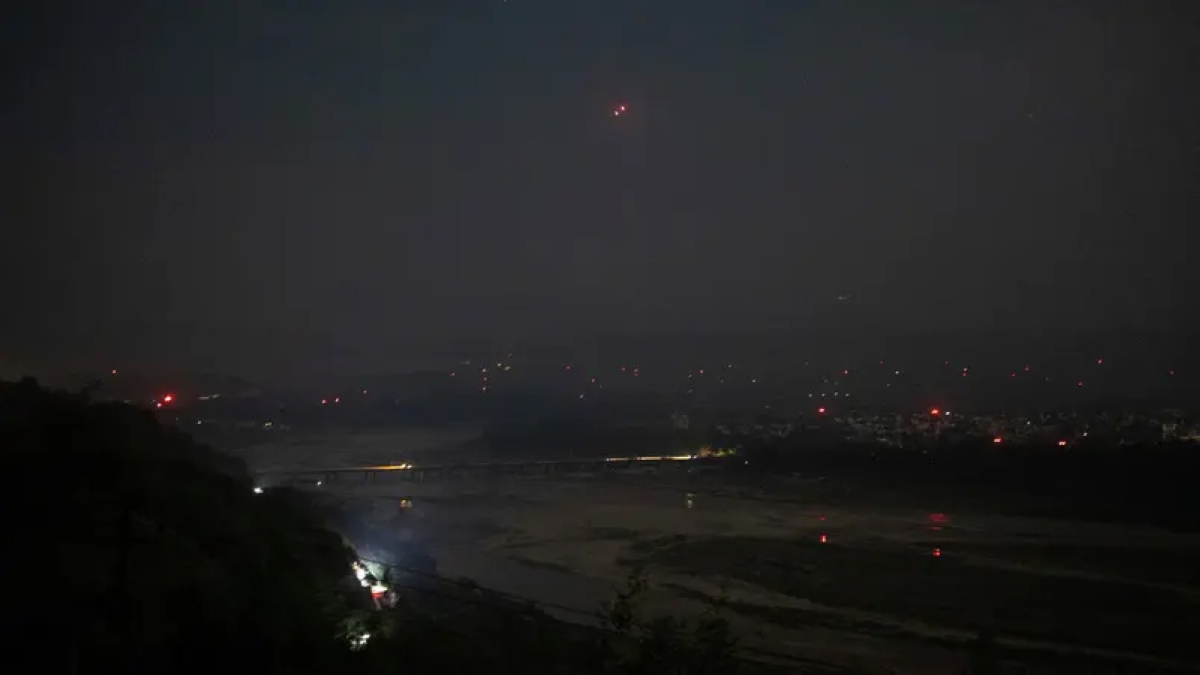 منظومة الدفاع الجوي الهندية تعترض أجساما في السماء