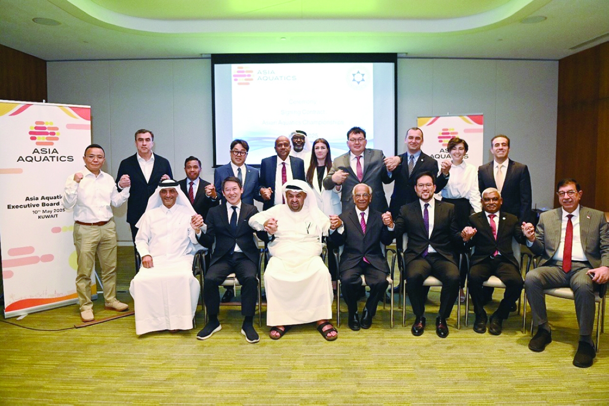 


خالد البدر متوسطاً أعضاء المكتب التنفيذي للاتحاد الآسيوي 