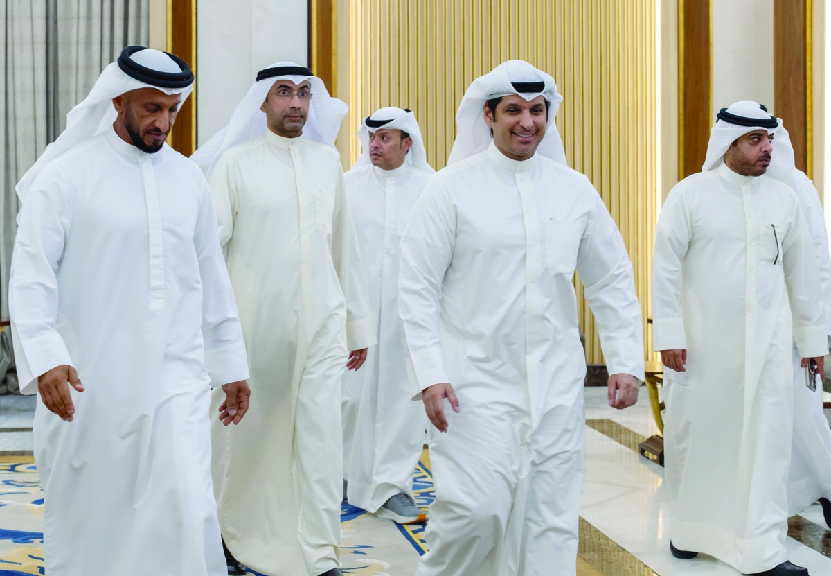 


المطيري مستقبلاً رئيس المكتب الوطني للإعلام بدولة الإمارات 