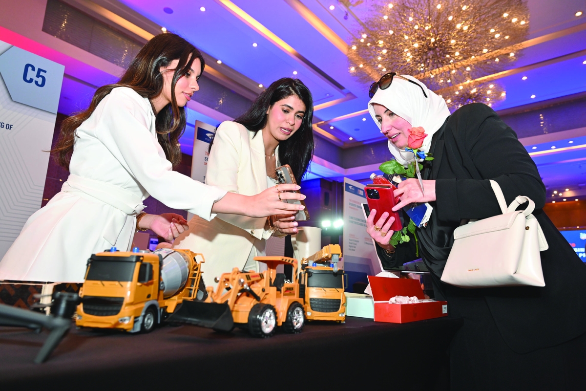 معرض الجامعةالاسترالية-اسعد عبدالله (44)