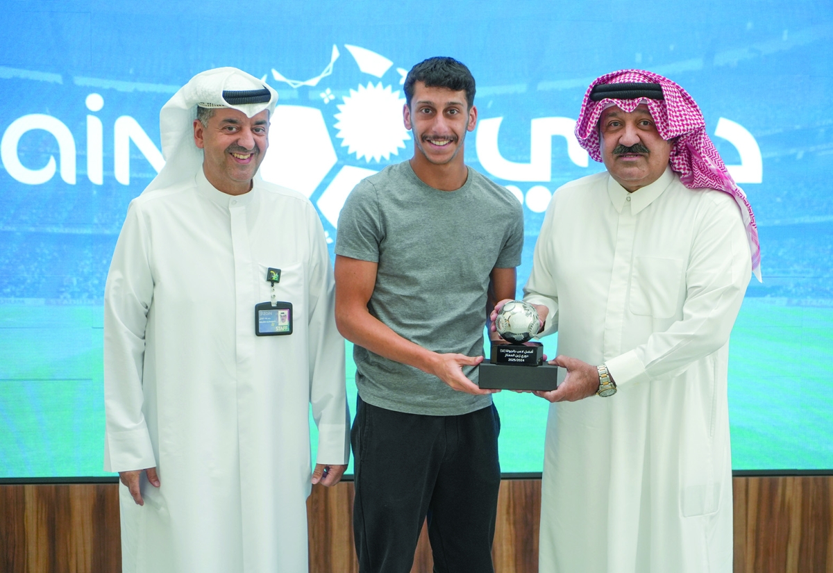 تكريم لاعب العربي سلمان العوضي