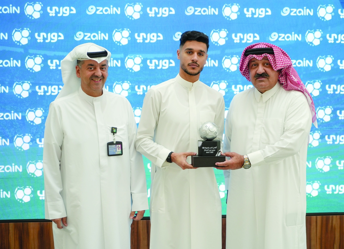 تكريم لاعب القادسية عيد الرشيدي