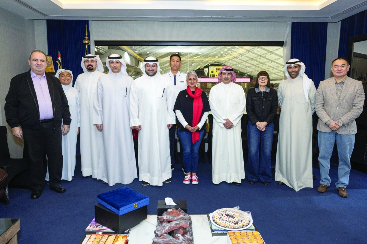 وكيل وزارة الدفاع والعجمي يتوسطان سفراء أميركا ومنغوليا وأذربيجان وكندا وقيرغيستان