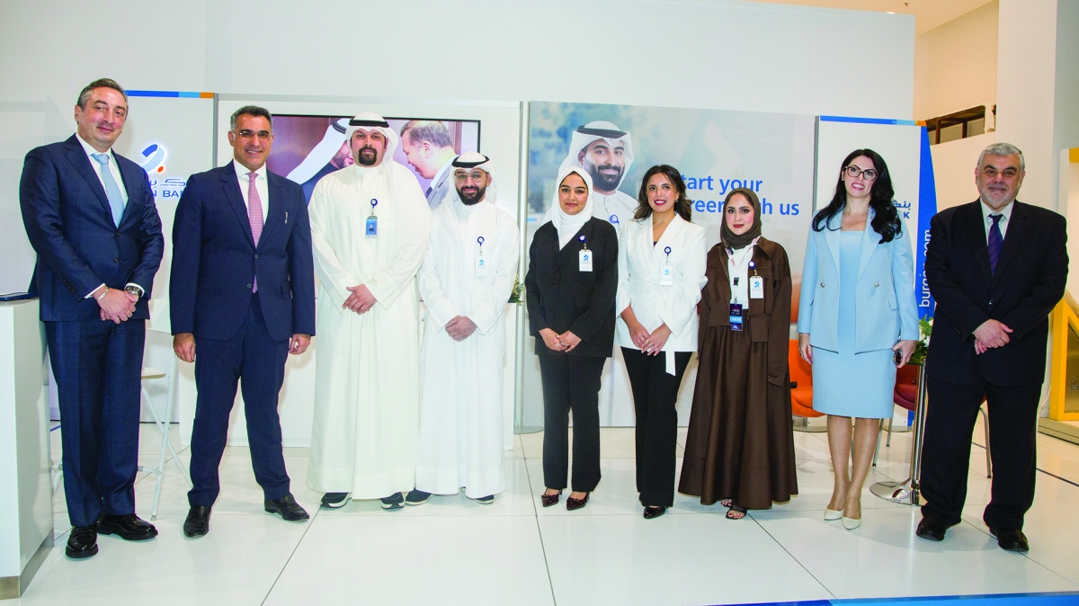 


فريق «برقان» مع ممثلي الجامعة 