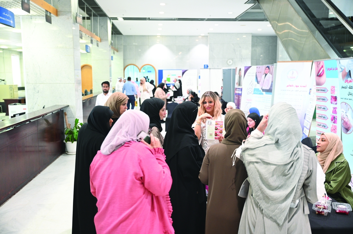 


إقبال كثيف على المعرض 	(تصوير نايف العقلة) 