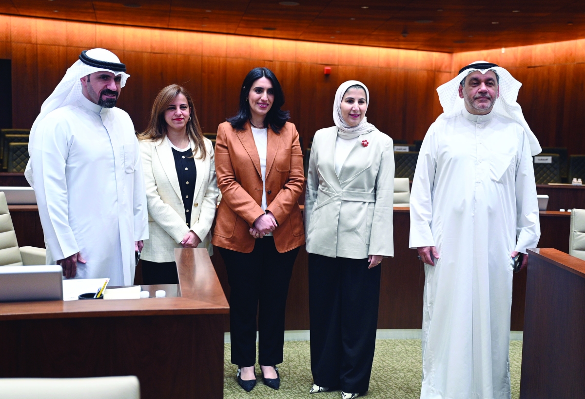 الأعضاء حسن كمال وعلياء الفارسي وفرح الرومي ومنيرة الأمير وإسماعيل بهبهاني	 (تصوير نايف العقلة) 