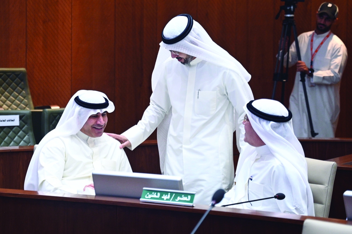 خالد المطيري في حديث مع سعود الكندري وفهد الخنين 