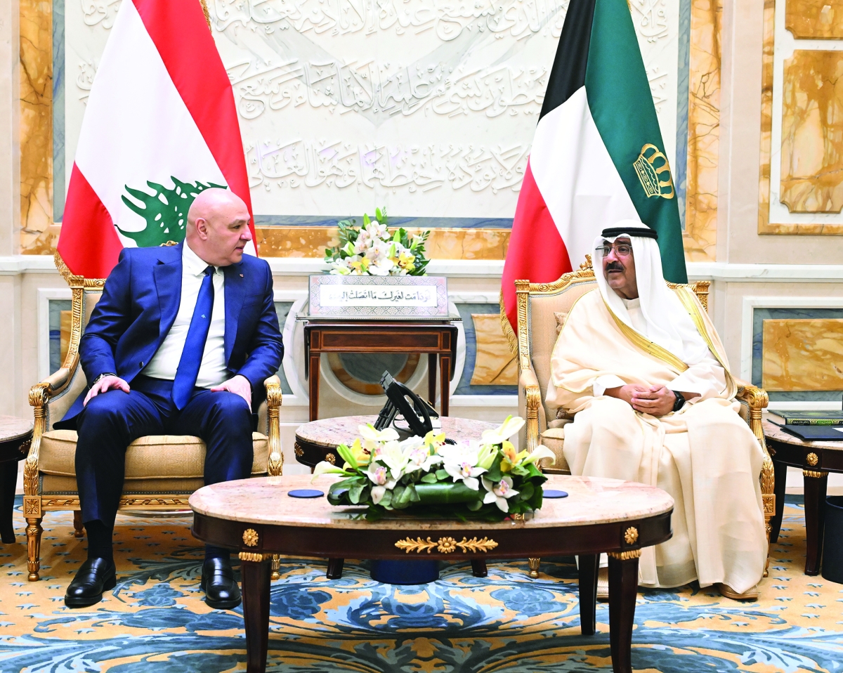 سمو الأمير والرئيس اللبناني خلال جلسة المحادثات 