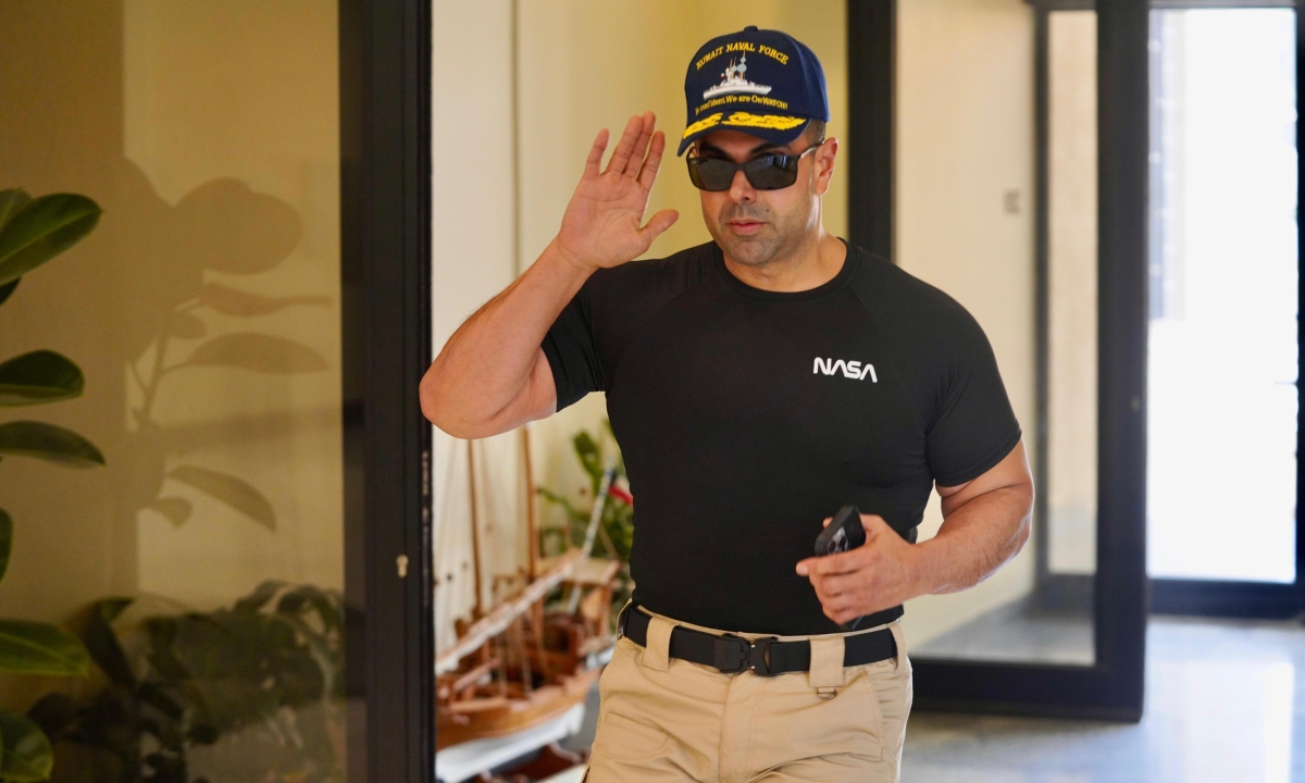 نائب رئيس الأركان خلال زيارة الوحدات البحرية 