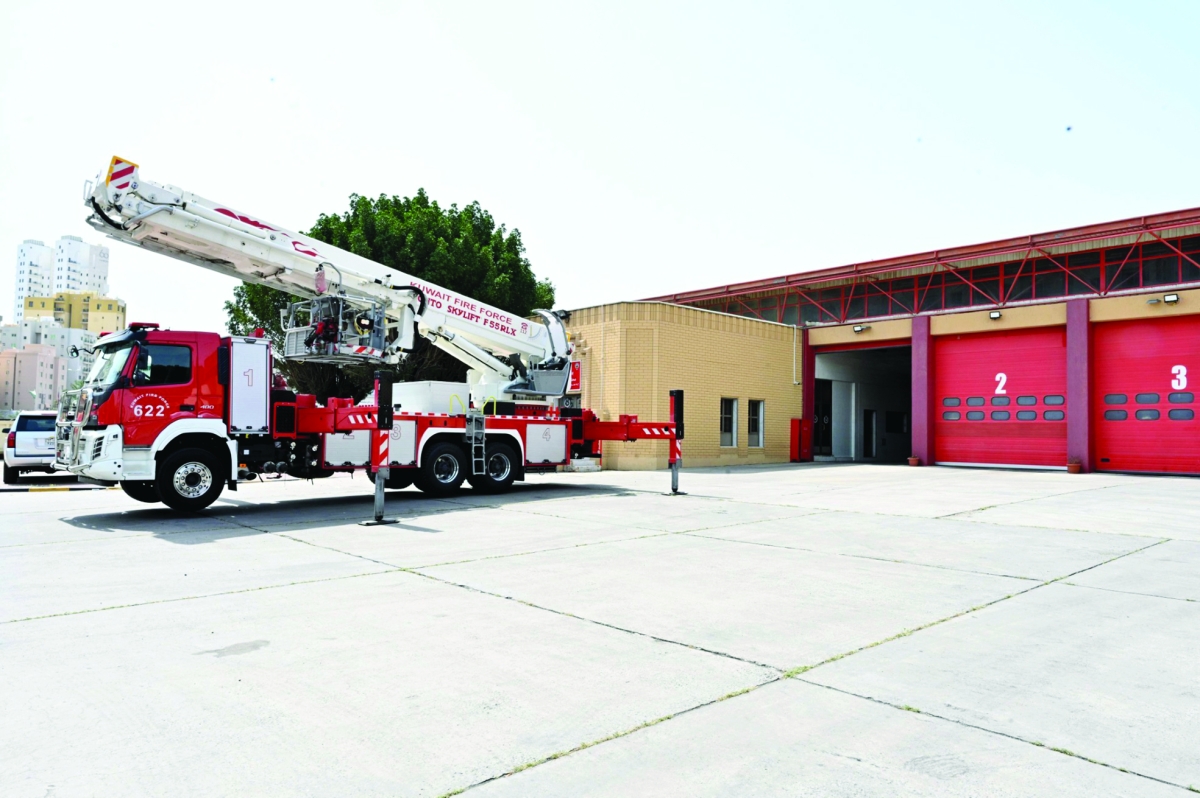 


أطول السلالم في العالم متوفرة لدى قوة الإطفاء 