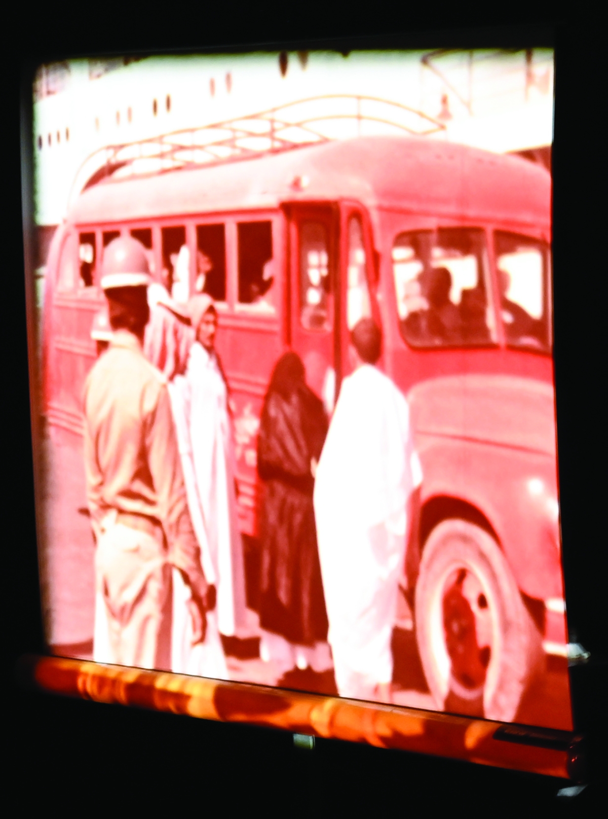 


لقطة من فيلم «رحلة إلى عرفات» 