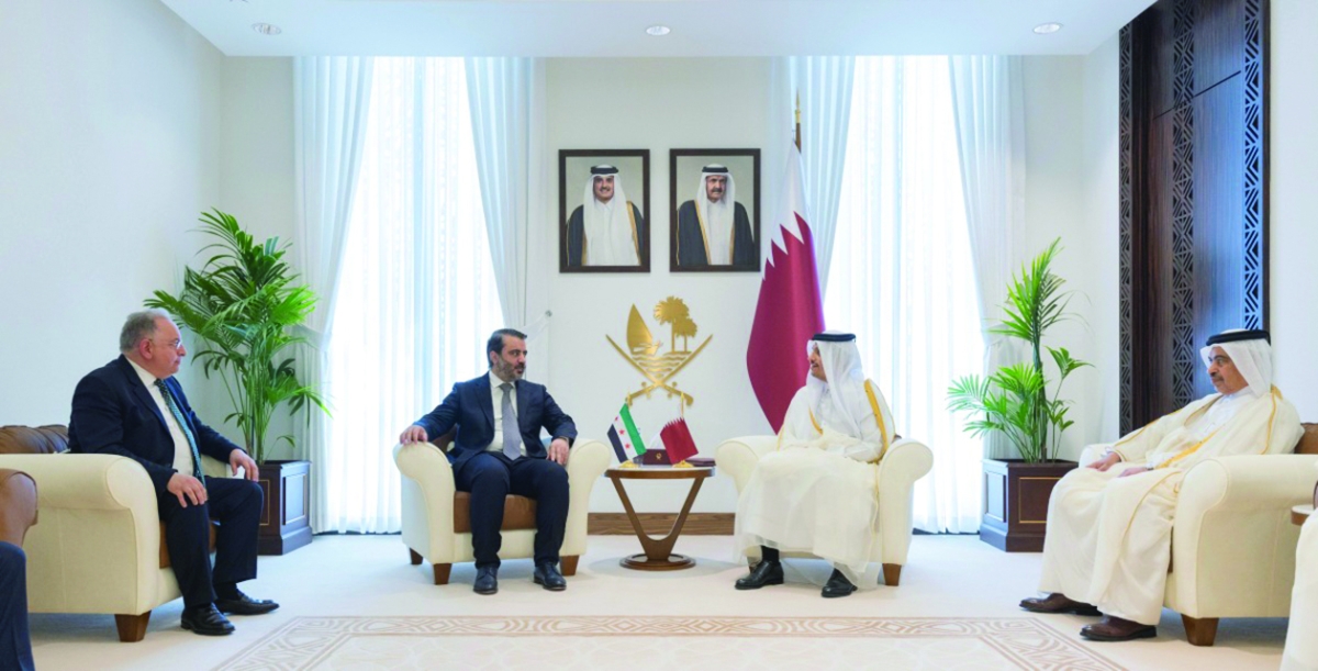 محمد بن عبدالرحمن مستقبلاً الشيباني في الدوحة