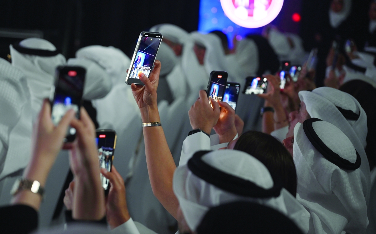 توثيق لحظات الفرح هاتفياً