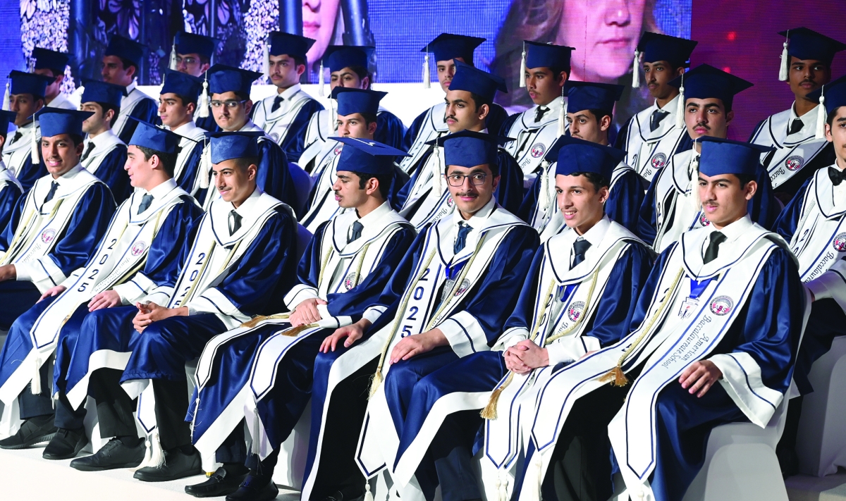 


الخريجون في لقطة جماعية 