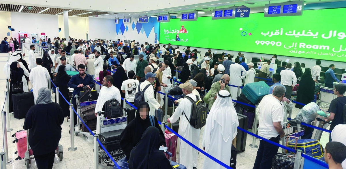 إقبال كبير على السفر مع بدء عطلة العيد 	(تصوير أسعد عبدالله) 