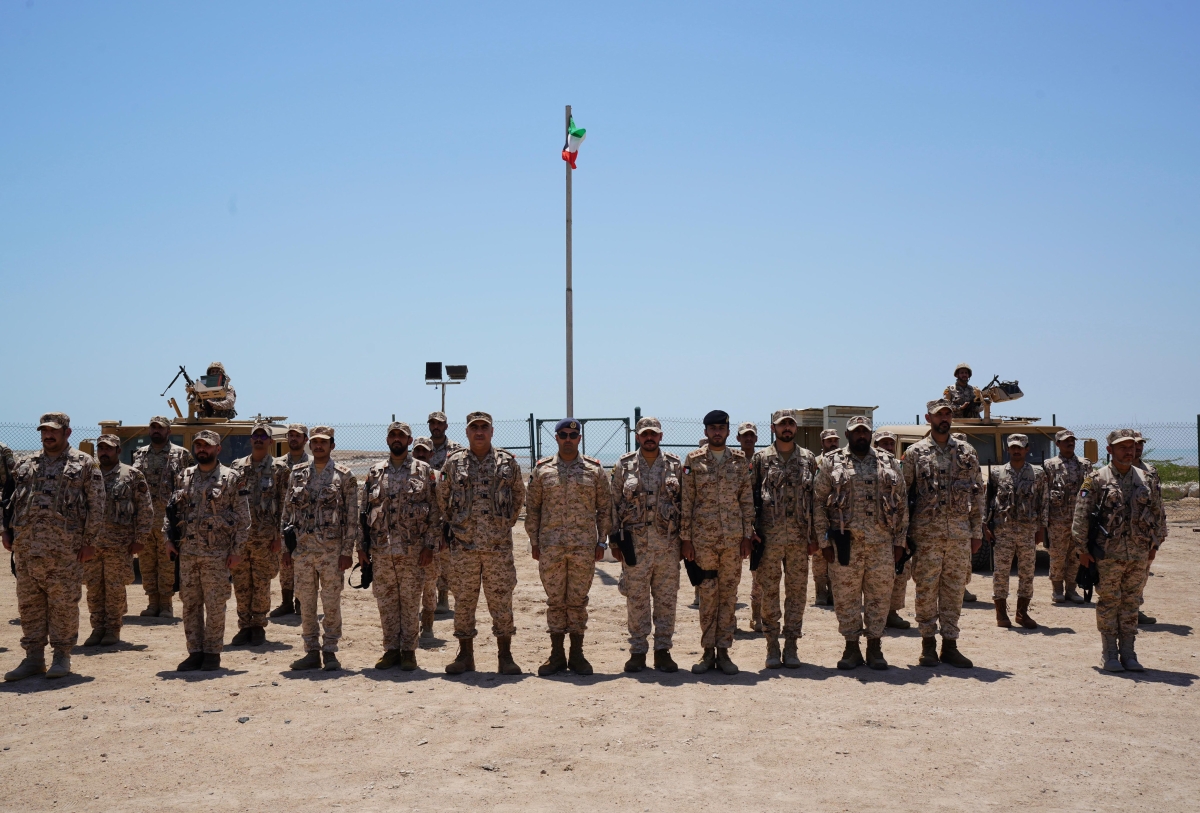 نائب رئيس الأركان متوسطاً القوة 