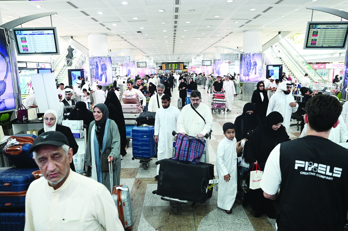 


جموع الحجاج تعود وسط إجراءات ميسرة 