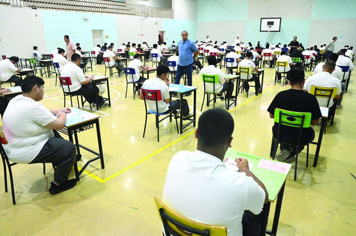 


انضباط وهدوء في اليوم الأول للاختبارات	(تصوير نايف العقلة) 