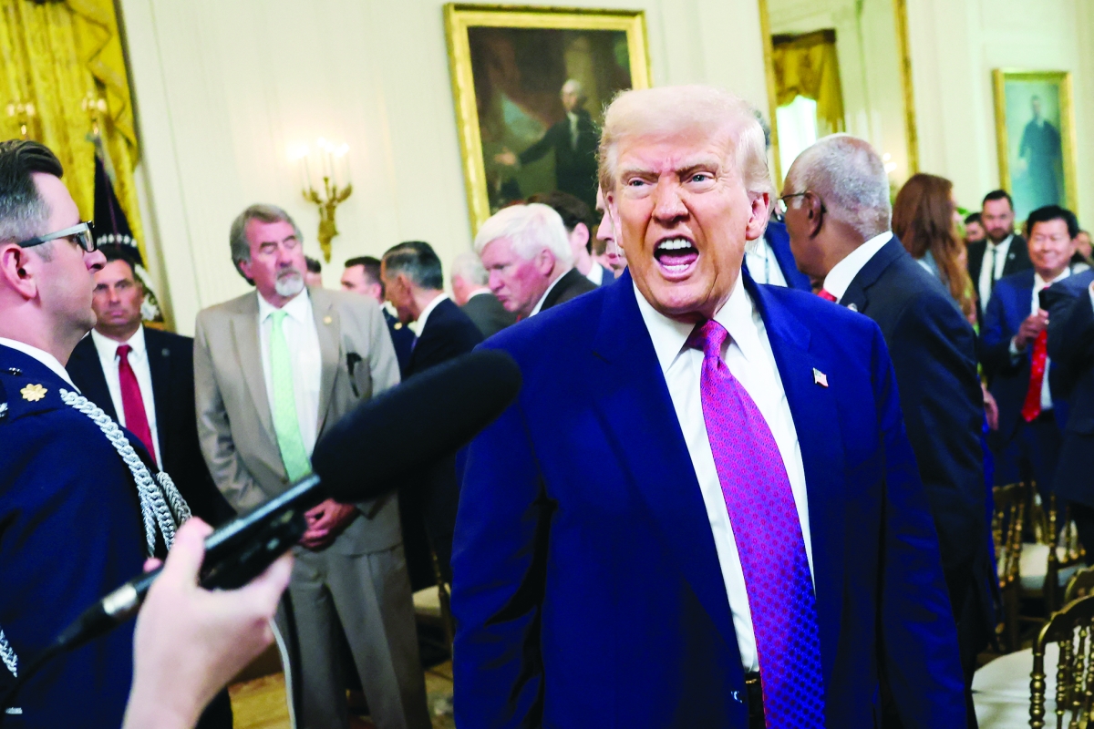 


ترامب متحدثاً للصحافيين في البيت الأبيض	 (رويترز) 