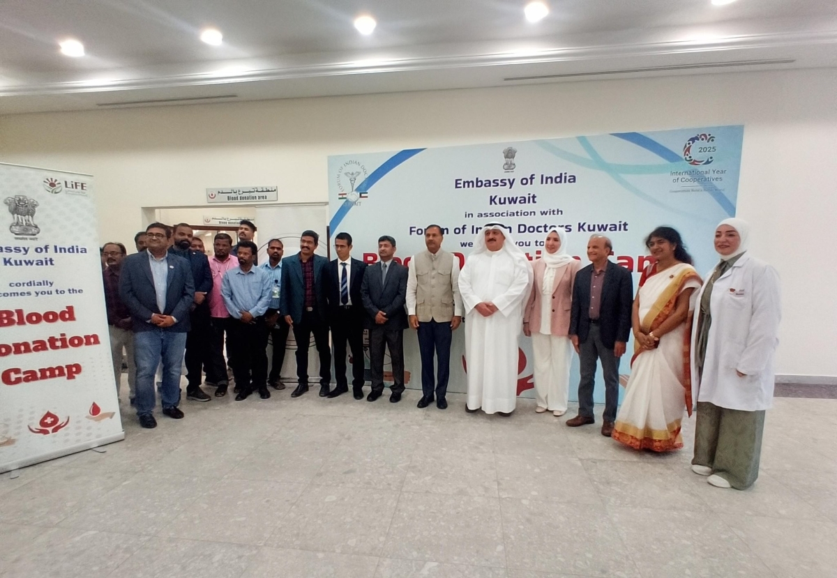 وزير الصحة والسفير الهندي خلال الحملة