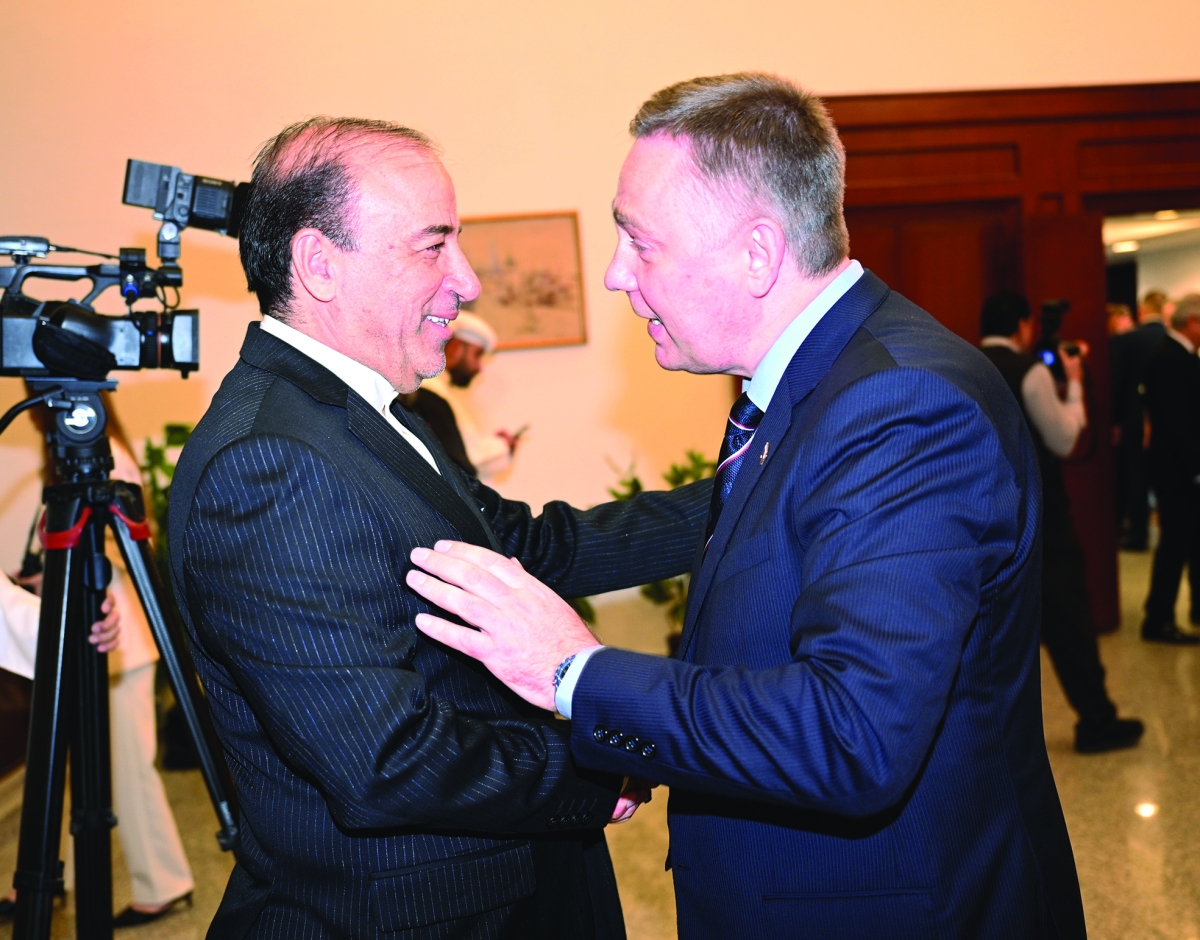 


السفير الإيراني مهنئاً نظيره الروسي 