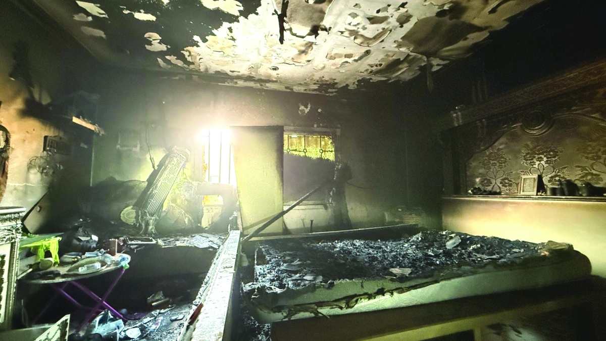 


آثار الحريق داخل المنزل 