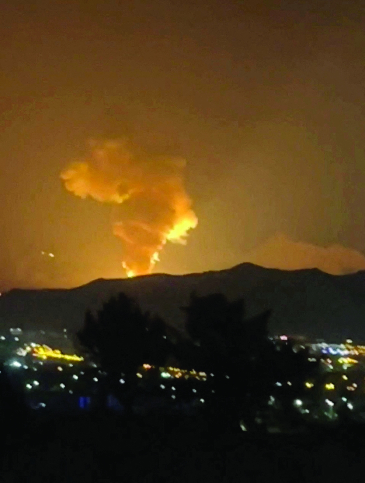 


ضربة إسرائيلية على مجمع صاروخي جنوب طهران	(رويترز) 