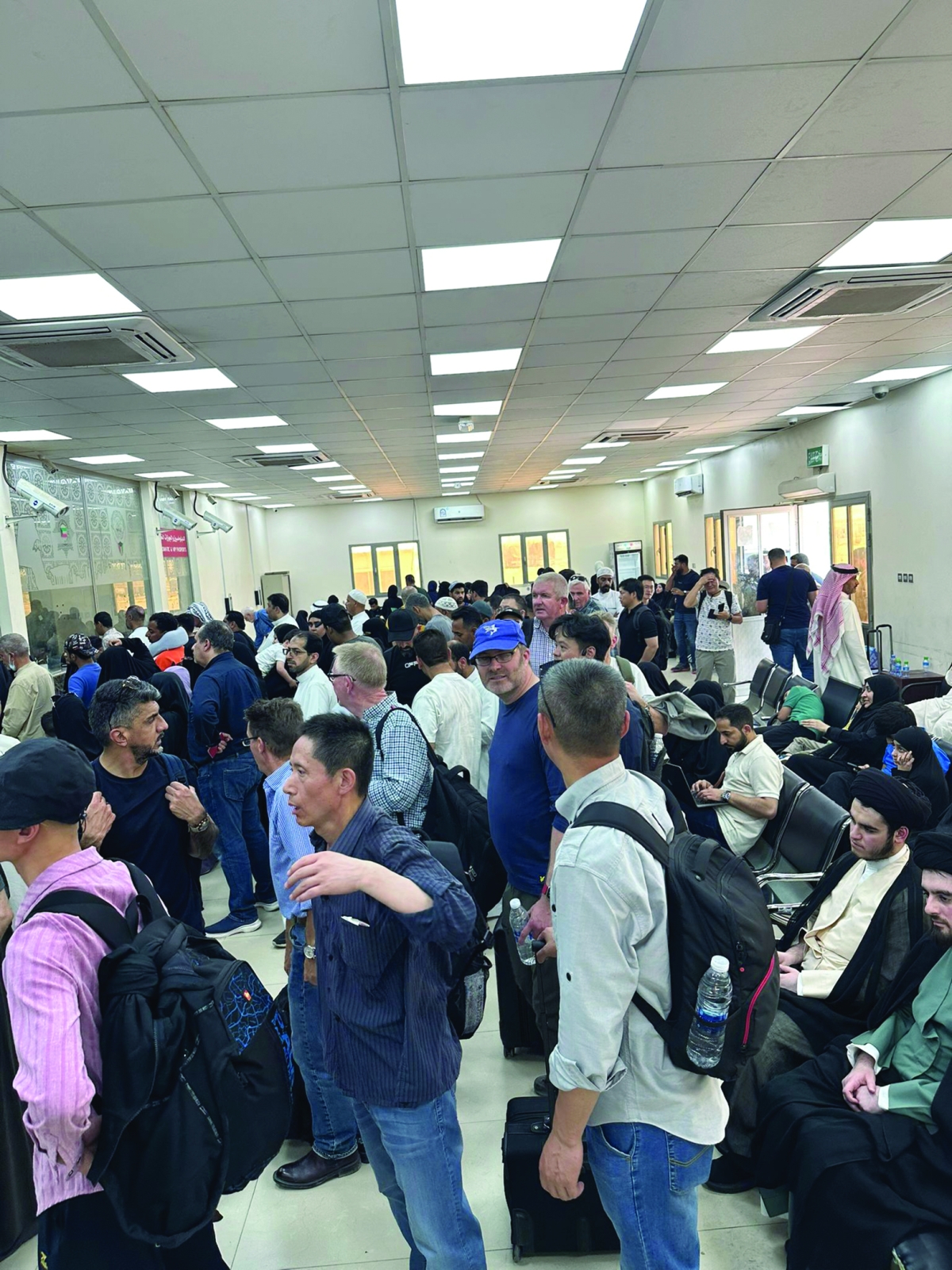 عالقون من جنسيات مختلفة دخلوا للكويت في طريقهم إلى وجهاتهم 