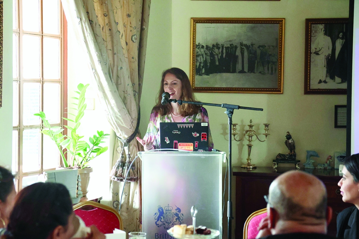 


السفيرة بليندا لويس تتحدث في الفعالية 