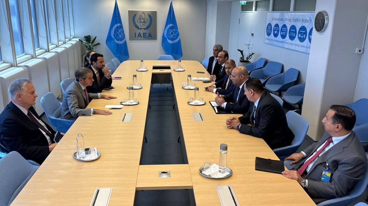 سفراء دول التعاون خلال لقائهم المدير العام للوكالة الدولية للطاقة الذرية رافاييل غروسي