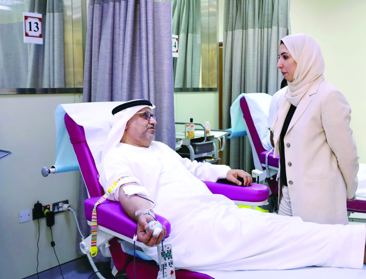 


السفير النيادي يتبرع بالدم 