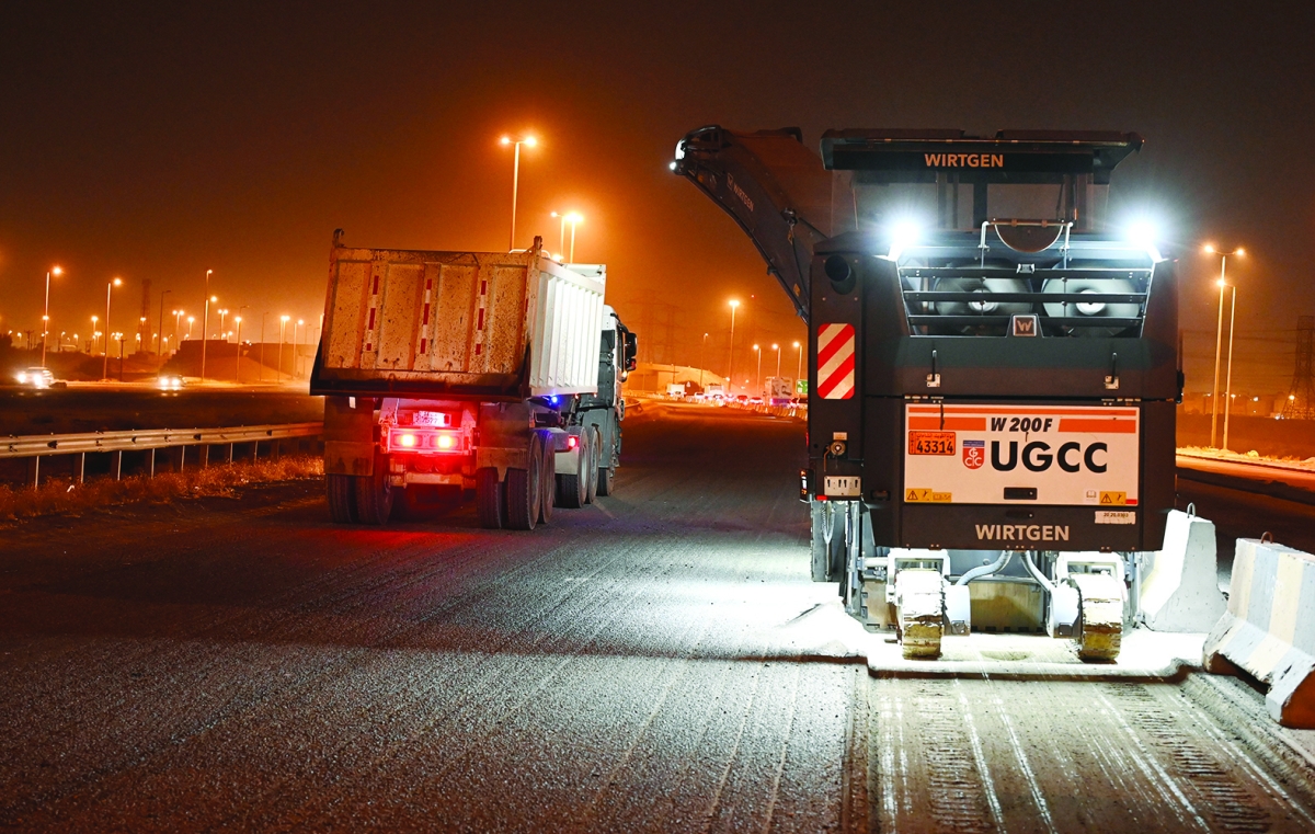 وزارة الأشغال وهيئة الطرق تسابقان الزمن للانتهاء من صيانة الطرق بمختلف مناطق البلاد