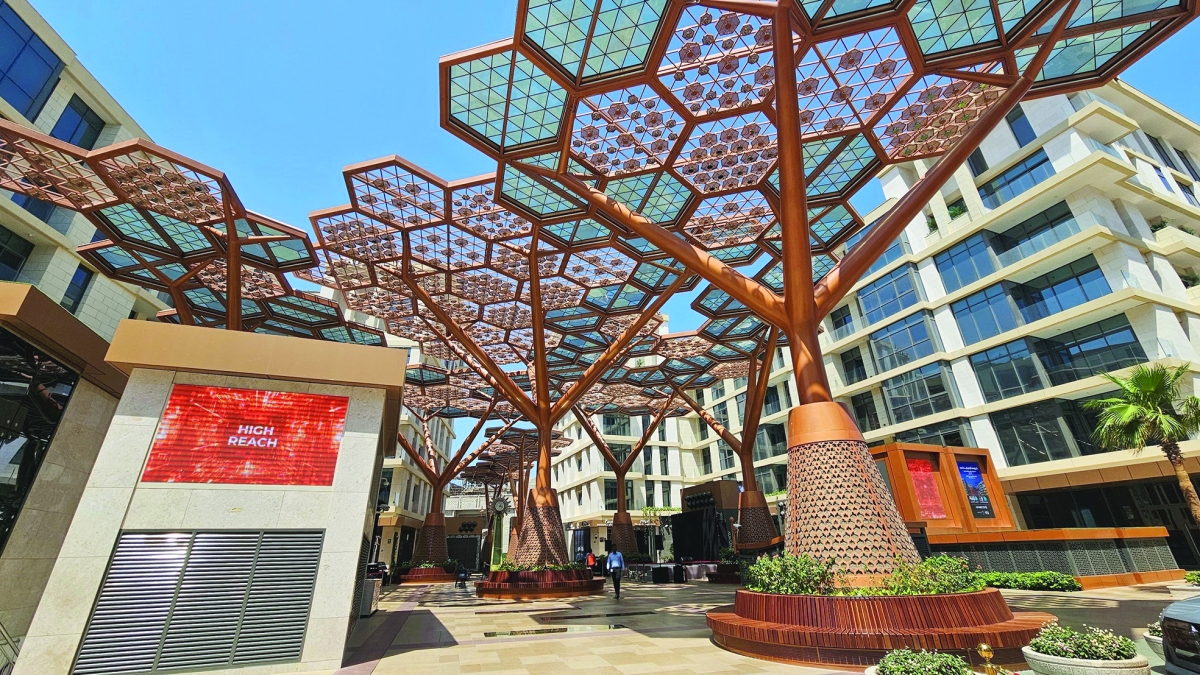  مغطى بمظلات كبيرة 