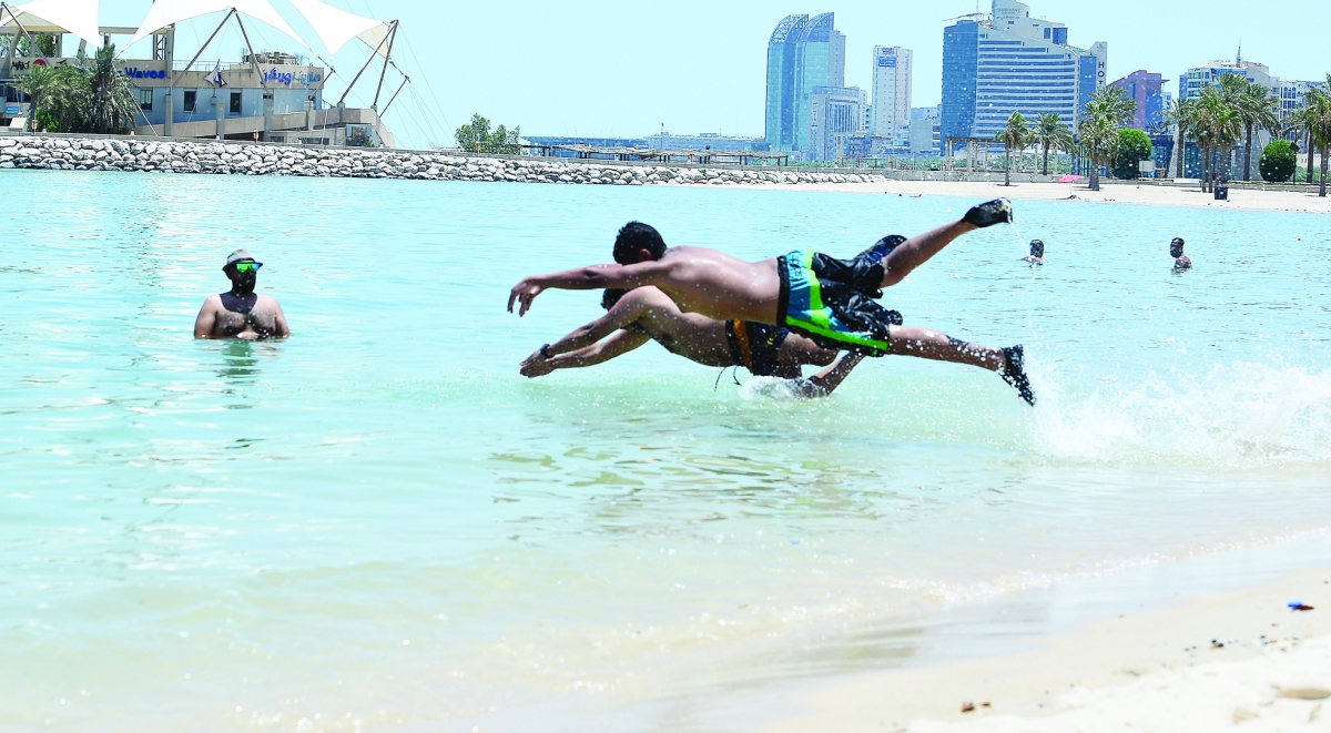 الهروب من الحرّ ( تصوير سعود سالم)