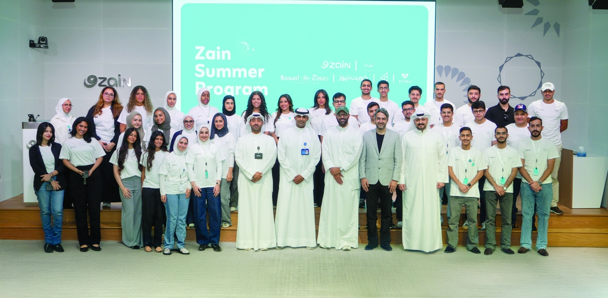 


متدربو الموسم السادس مع مسؤولي «زين» و«كويت نيوز» و«كويت تايمز» و«V-Thru» 