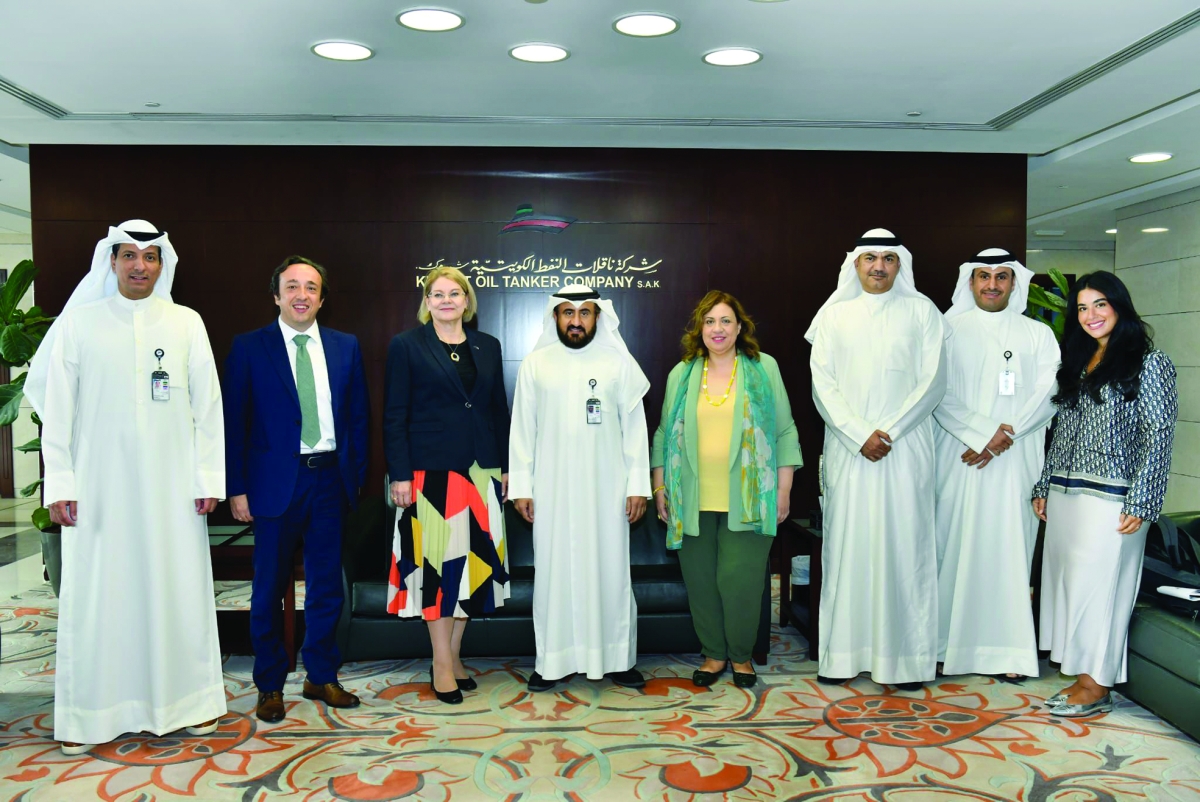 


جانب من المشاركين في الاجتماع 

 