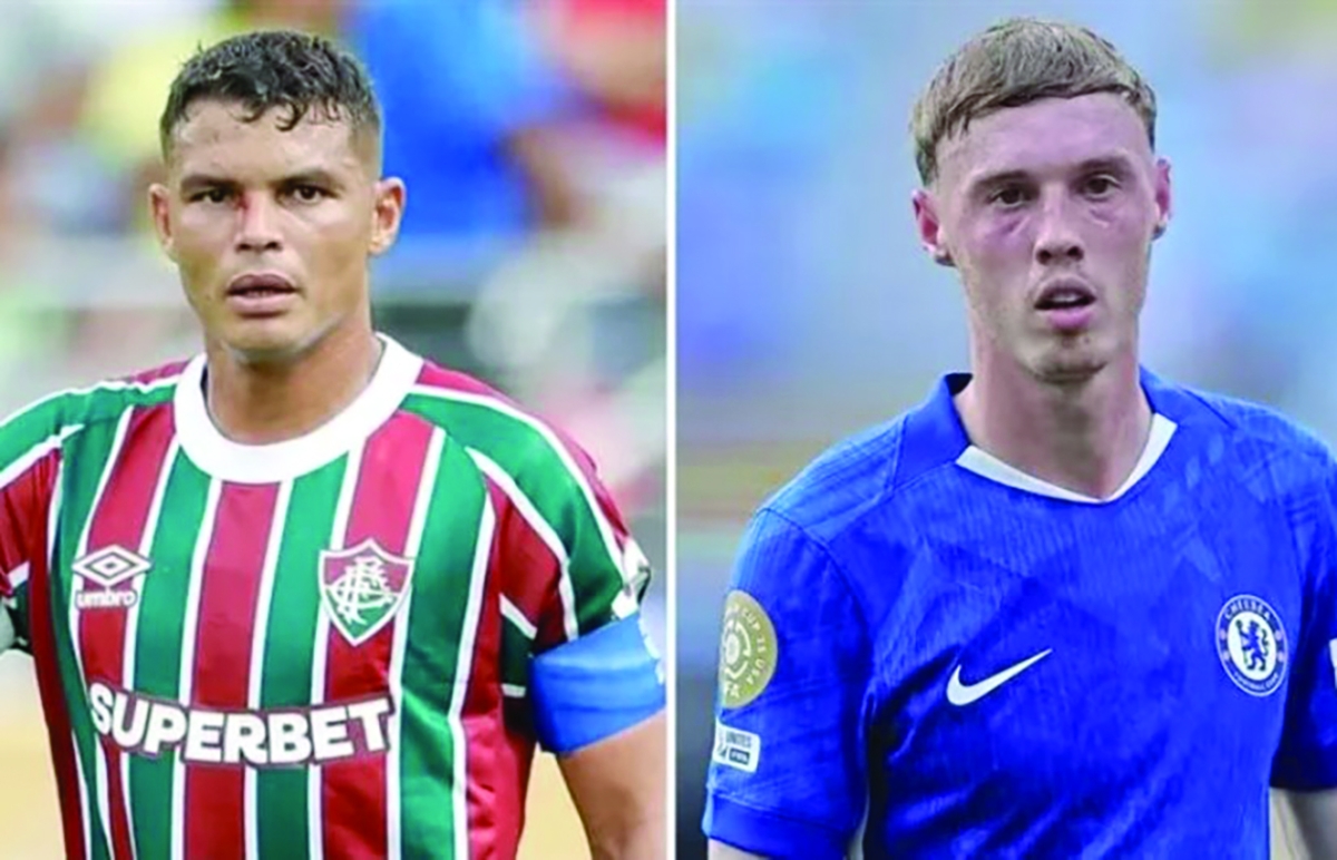 


كول بالمر في مواجهة تياغو سيلفا 