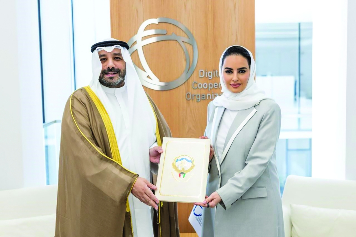 


صباح الناصر يسلم أمين عام منظمة التعاون الرقمي أوراق اعتماده 