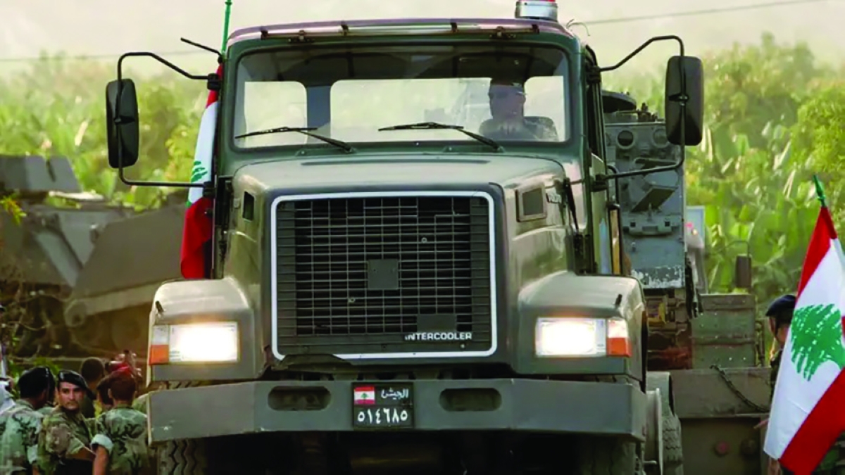 جنود لبنانيون يعبرون نهر الليطاني في جنوب لبنان (أرشيفية - رويترز)