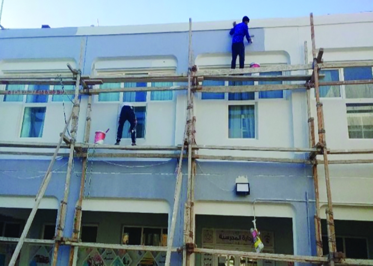 صيانة خارجية... لإحدى مدارس الفروانية