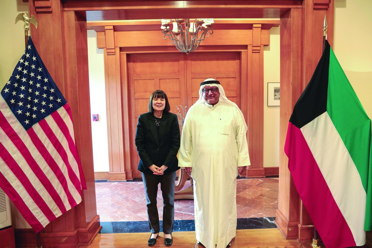 السفيرة الأميركية مع الزميل خالد الشرقاوي