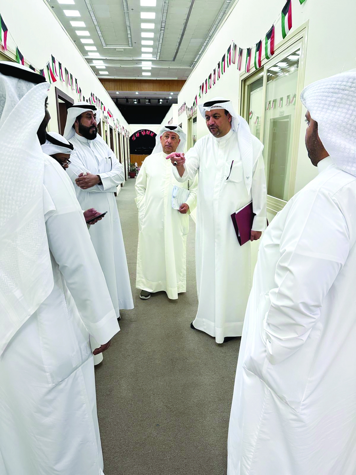 


عيسى محمود خلال الجولة التفقدية 